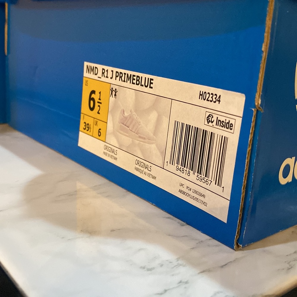 6.5Y NWT adidas Nmd R1 Primeblue unisex - Picture 2 of 7